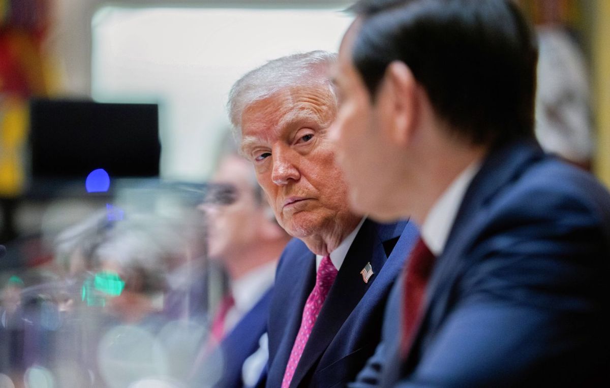 Trump promet des garanties pour la sécurité de l'Ukraine, un sous-marin russe en difficulté