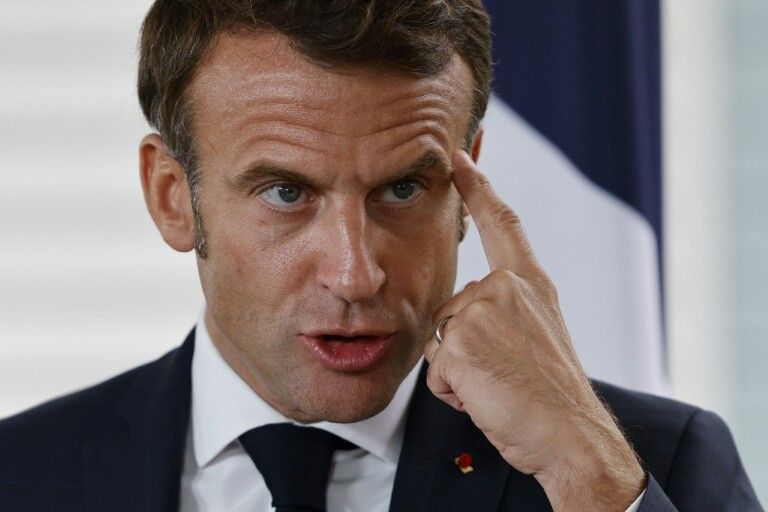 Macron revisite la réforme des retraites : un départ à 64 ans sous conditions