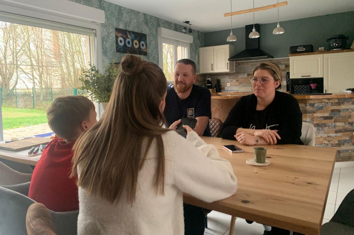 Quand un enfant majeur peut-il demander une aide financière à ses parents ?