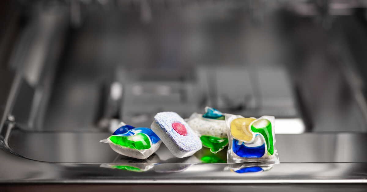 Quand les tablettes lave-vaisselle nettoient plus que des assiettes