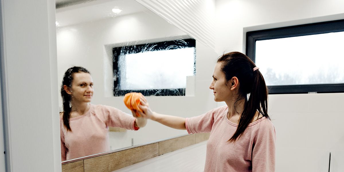 Découvrez ces astuces magiques pour des miroirs de salle de bains sans buée