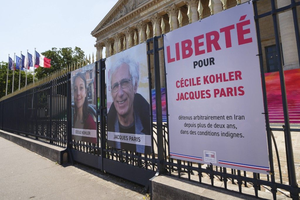 Cécile Kohler et Jacques Paris retrouvent la liberté, annonce Emmanuel Macron