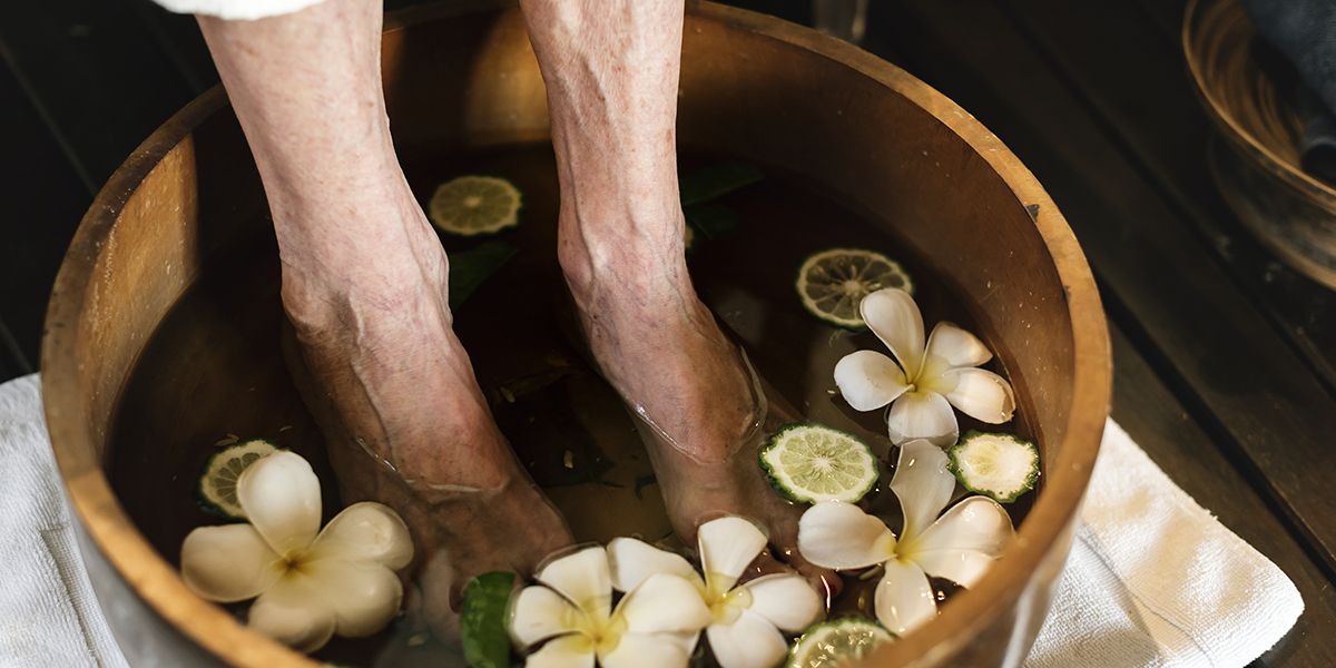 Soulagez vos jambes lourdes avec ces remèdes de grand-mère surprises