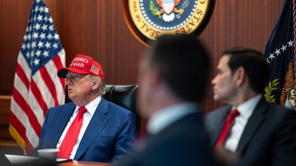 Comment Trump a pris la décision controversée de frapper l'Iran