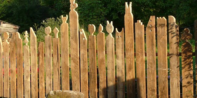 Choisir entre palissade et claustra : guide des matériaux