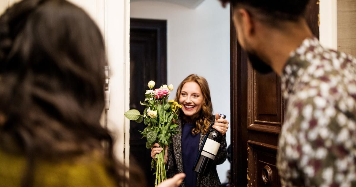 Que faire si votre hôte n'ouvre pas la bouteille de vin que vous avez apportée ?