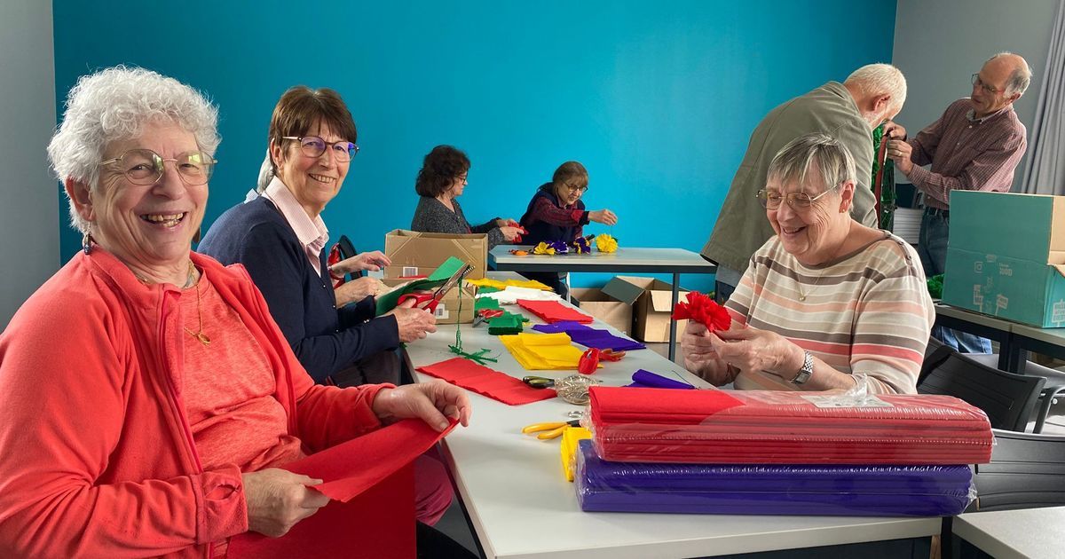 Des retraités embellissent Corcelles-les-Monts pour le Tour de France femmes