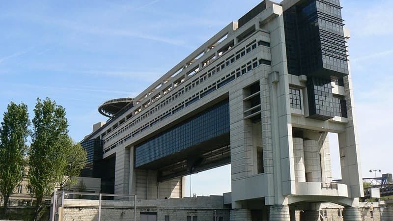 Transition écologique : les finances publiques en péril face à la chute des recettes fiscales