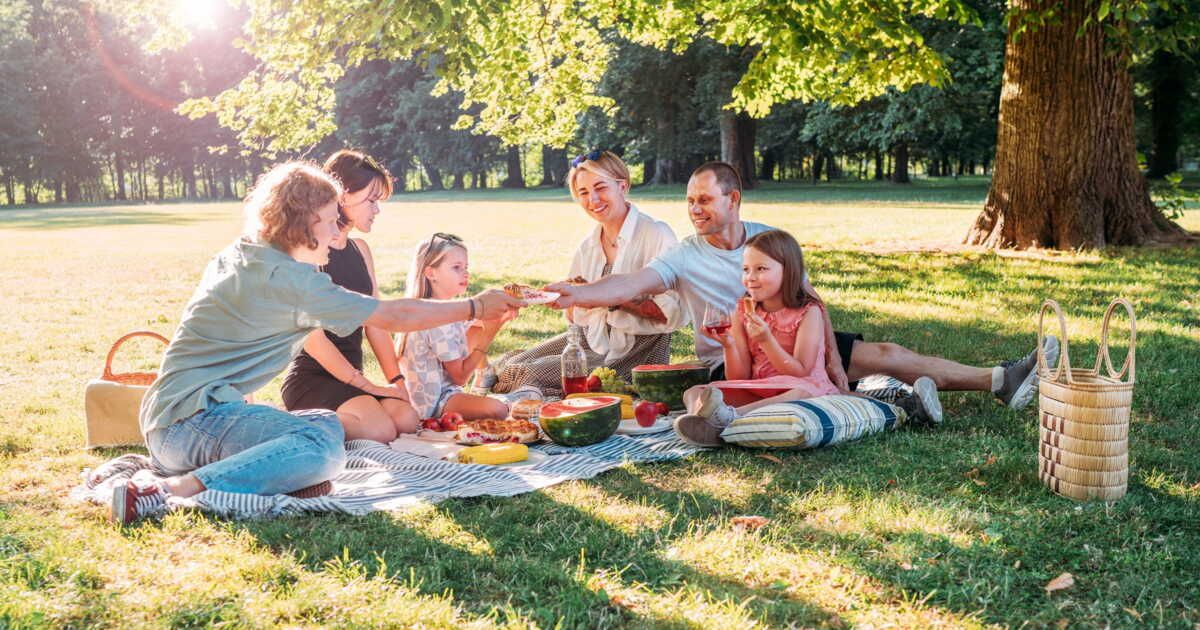 Éloignez les guêpes de votre repas en plein air avec cette méthode surprenante