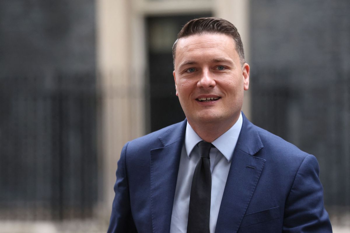 Un coup dur pour Keir Starmer avec la démission du ministre de la Santé
