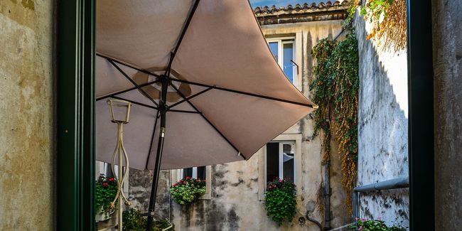 Retrouvez l'intimité de votre balcon : astuces pratiques