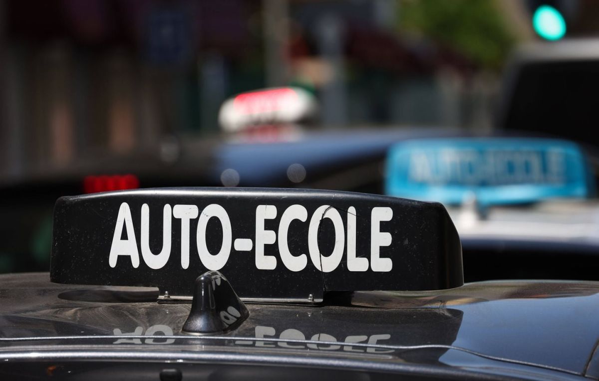 Un jeune motard gravement blessé suite à un accident avec son moniteur d’auto-école à Berlin