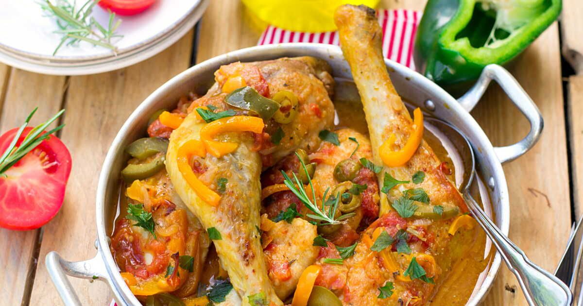 Cyril Lignac dévoile sa recette du poulet basquaise