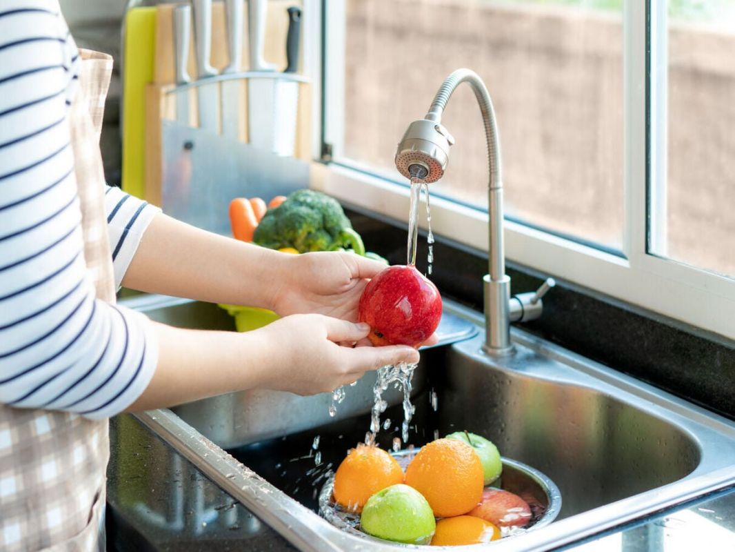 Comment bien nettoyer vos fruits pour dire adieu aux pesticides ?