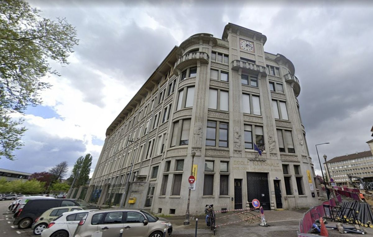 Tragédie à Besançon : un lycéen se suicide, l'enseignante disparaît mystérieusement