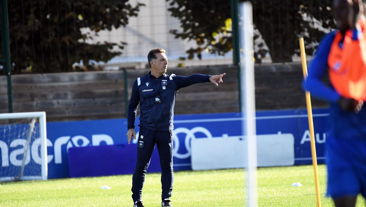 Les supporters s'unissent pour préserver Christophe Pélissier à l'AJA