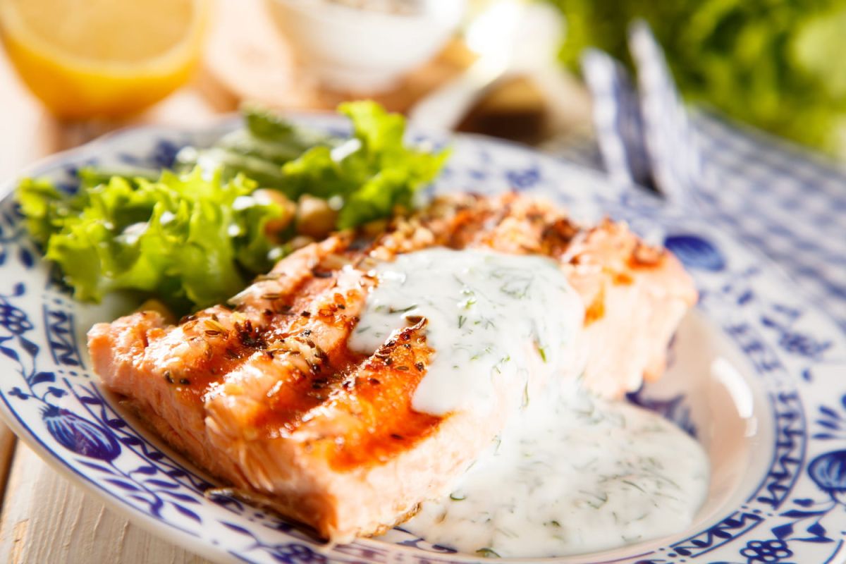 la sauce yaourt-tahini : un délice léger qui accompagne tous vos plats