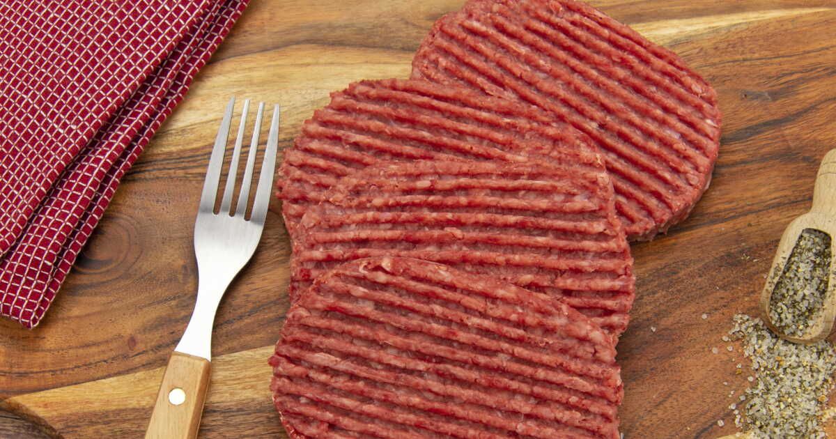 Les rayures des steaks hachés : une astuce culinaire révélée