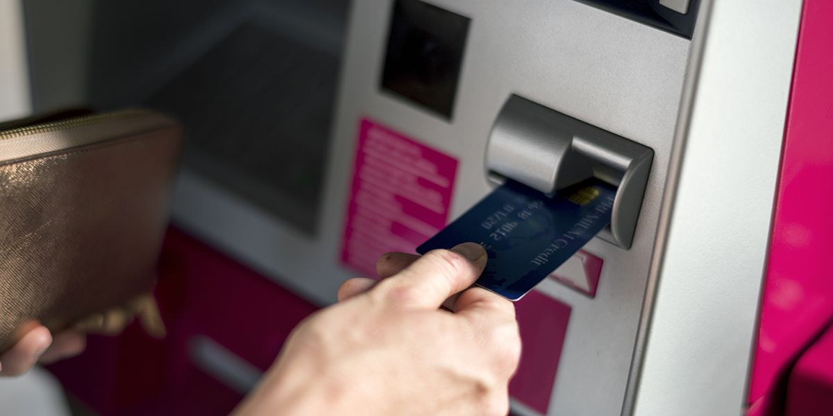 Interdit bancaire : impacts et solutions pour vos finances personnelles