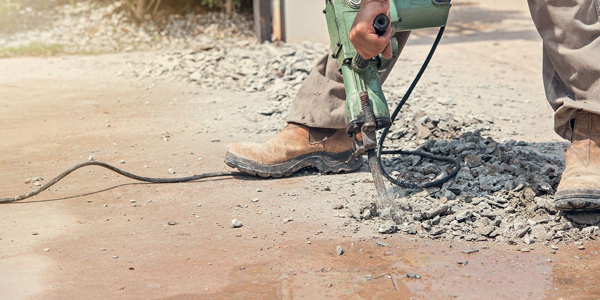Des conseils pratiques pour casser une dalle en béton sans stress