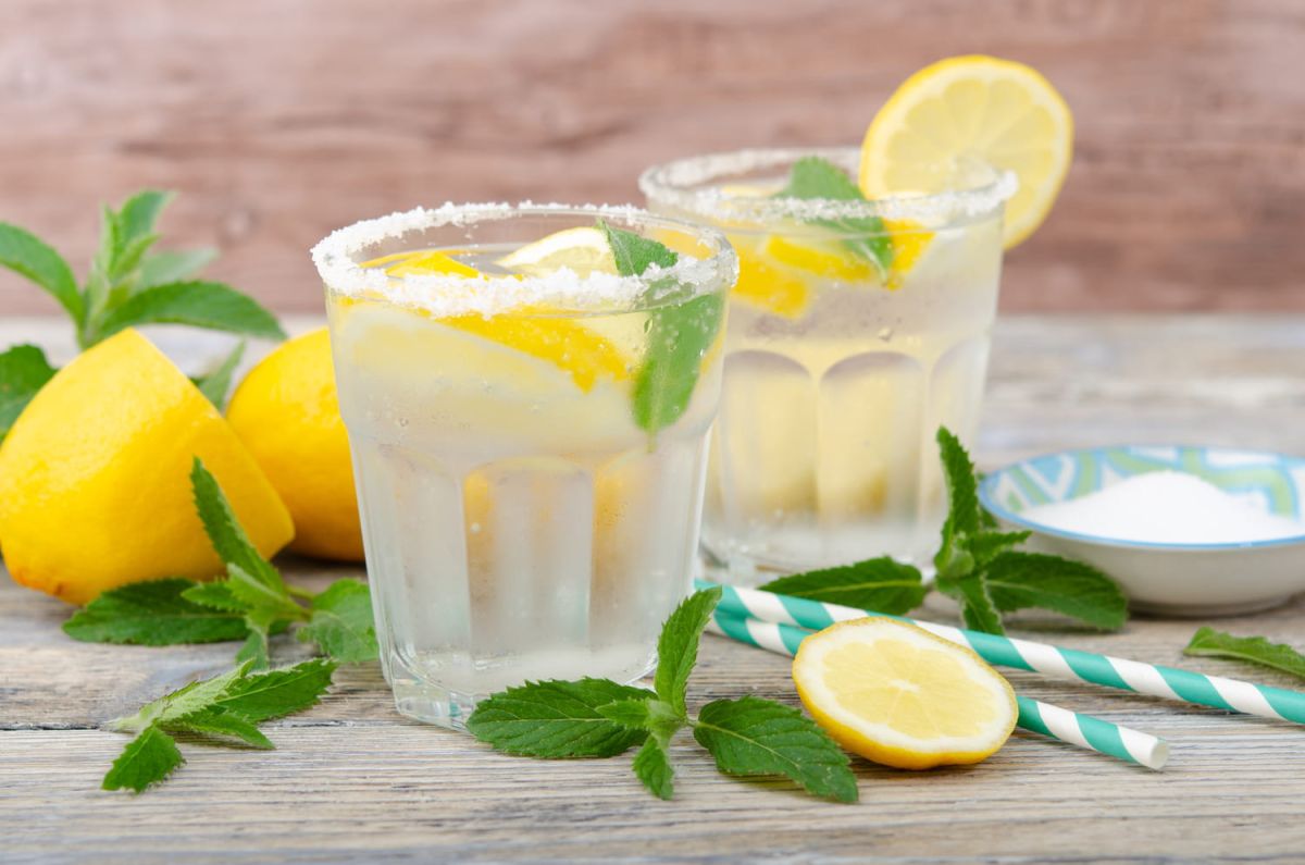 La citronnade maison qui va vous surprendre : l'astuce rafraîchissante à découvrir