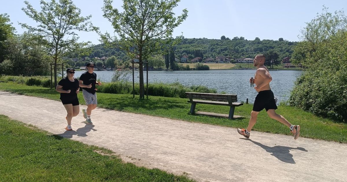 Chaleur estivale : les sportifs de Belfort adaptent leur routine à l'étang des Forges