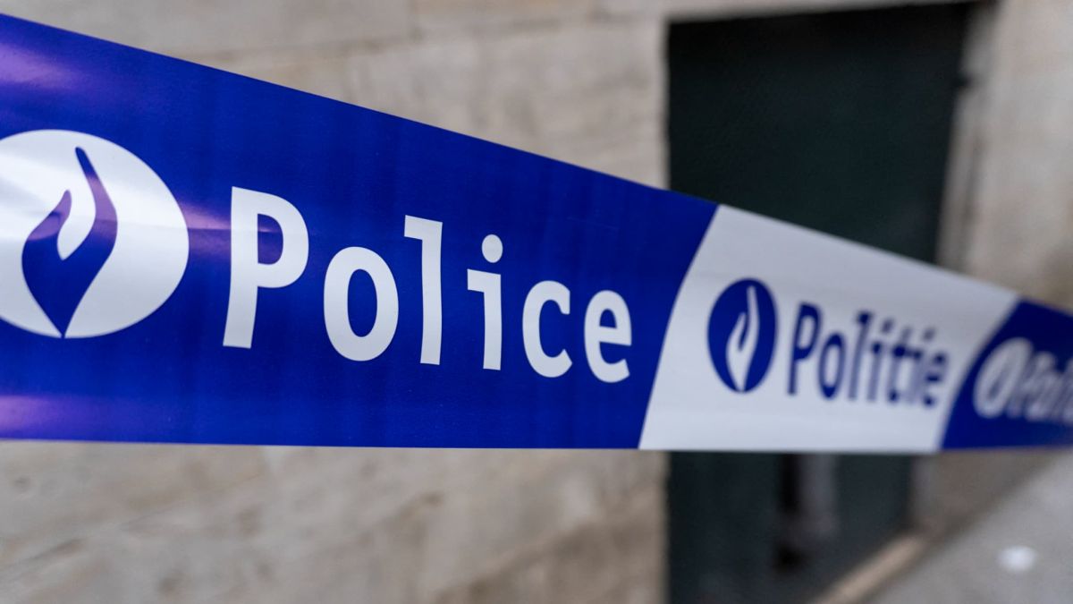 Accident tragique en Belgique : un car scolaire heurte un train avec plusieurs victimes