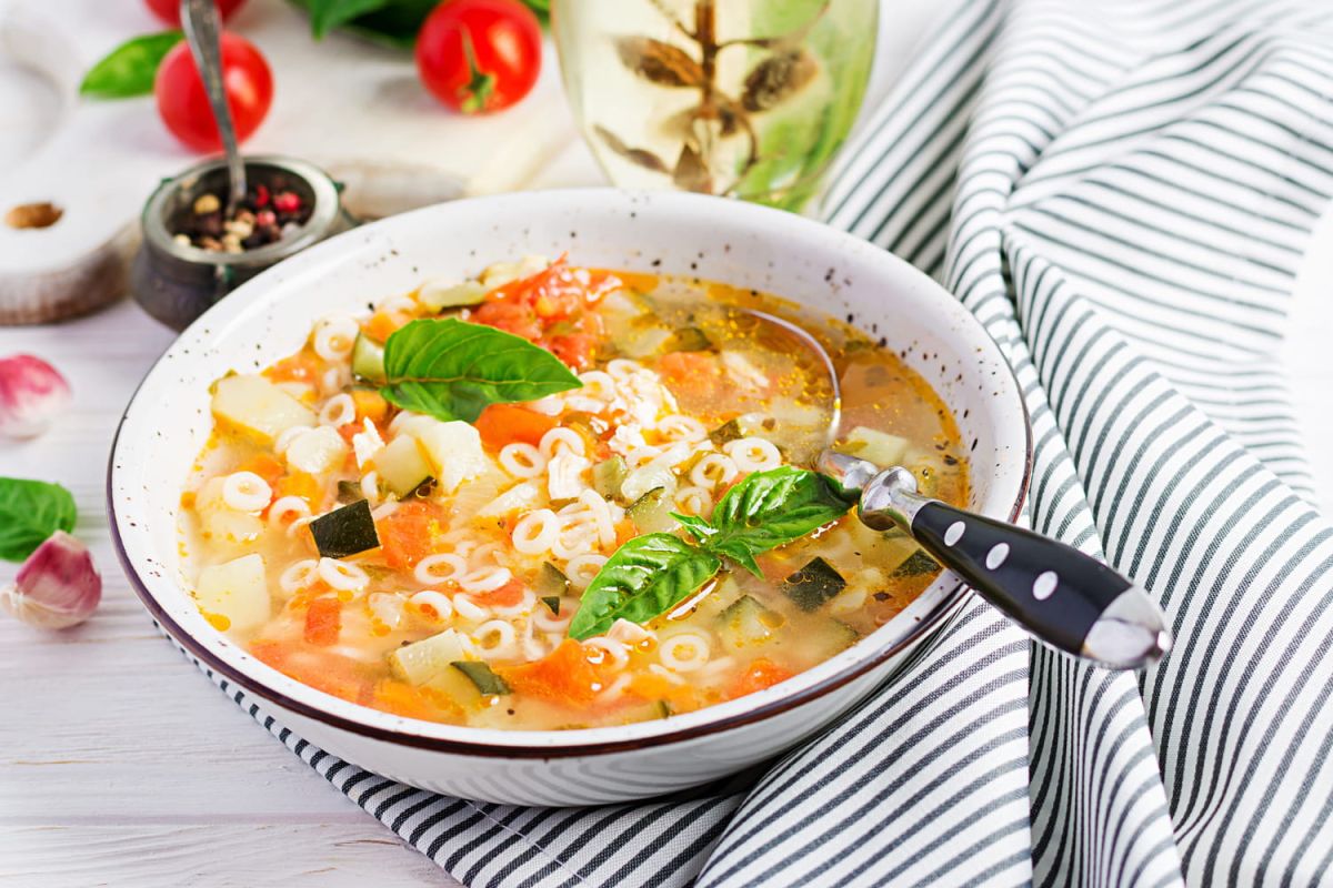Découvrez le minestrone de légumes de Cyril Lignac