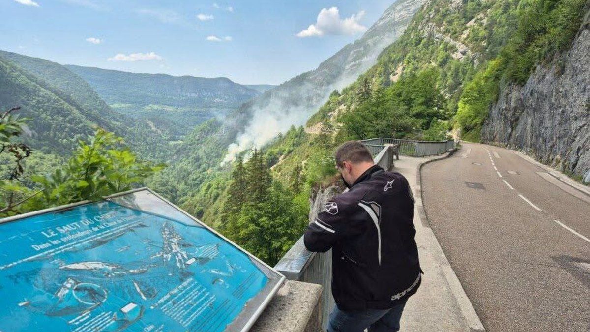 Incendie dans le Haut-Jura : un barbecue mal éteint engendre des blessures et des dégâts importants