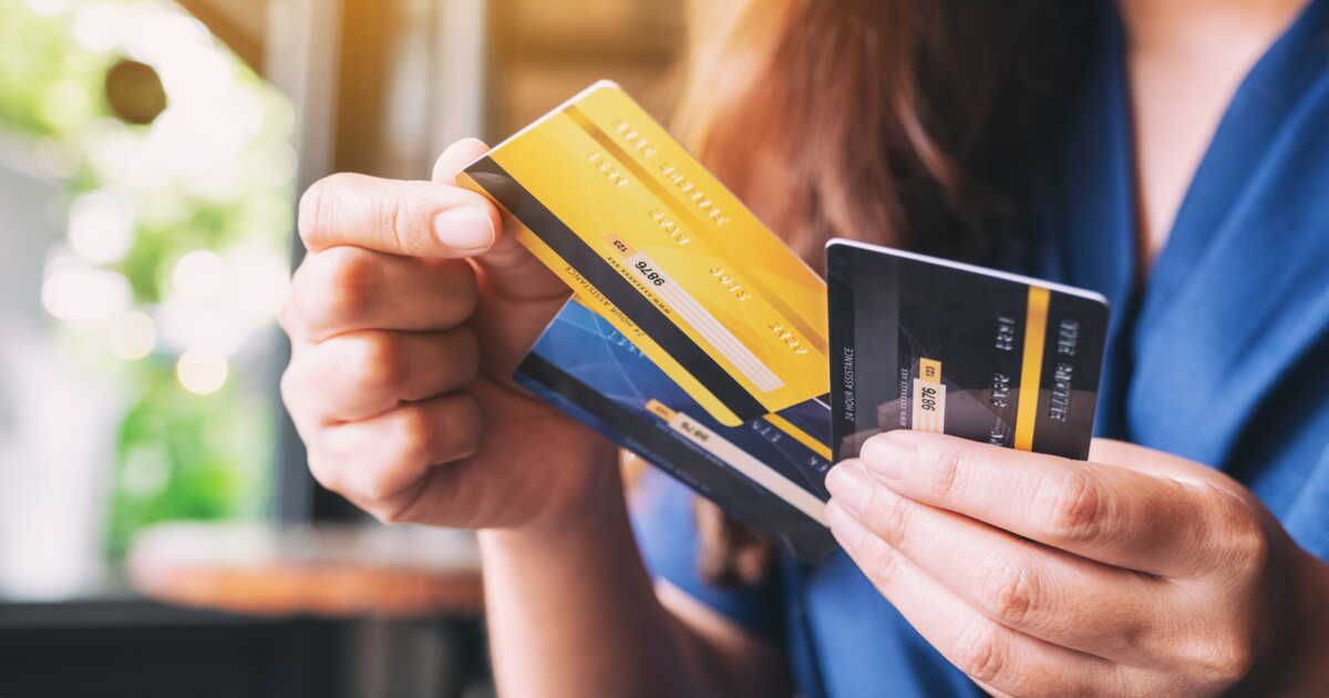 Comment choisir une carte bancaire adaptée à mes besoins ?