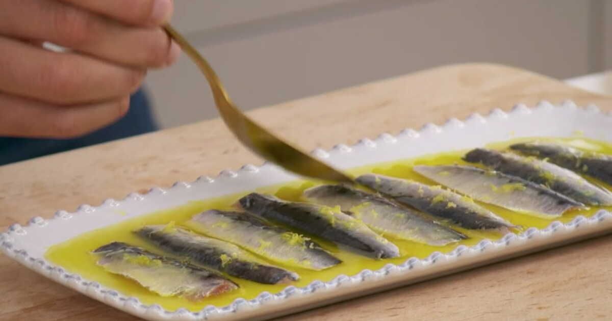 Cyril Lignac dévoile sa recette fraîche de carpaccio de sardines au citron