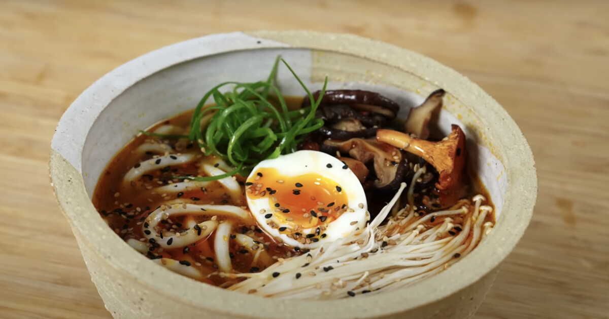 Une soupe de nouilles aux champignons pour réchauffer vos soirées d'hiver