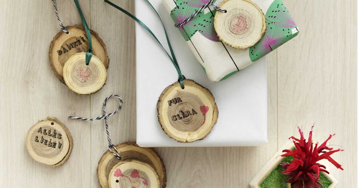 Découvrez l'élégance des étiquettes cadeaux en bois