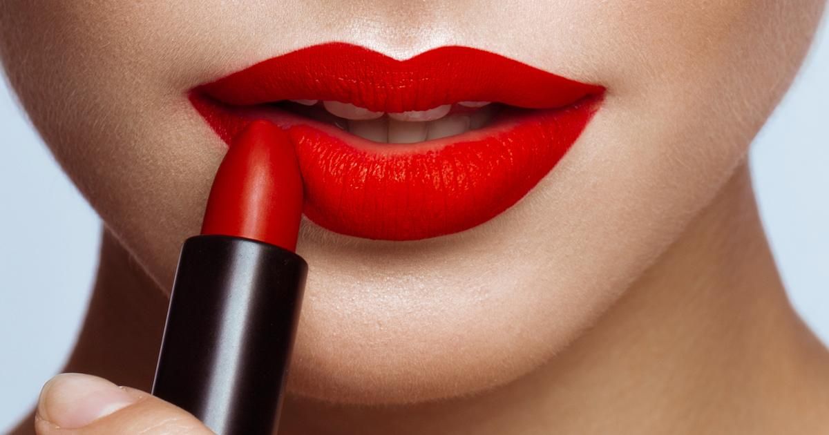 L'effet rouge à lèvres : la stratégie gagnante de L'Oréal face aux crises économiques