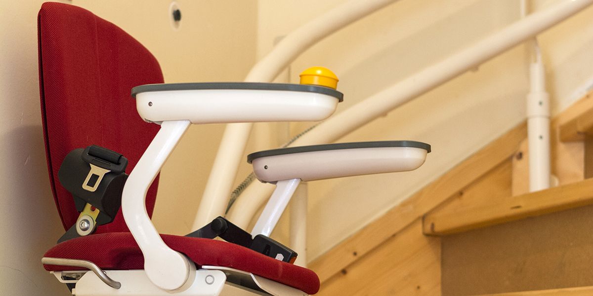Un monte-escalier tournant pour un confort optimal : guide 2025
