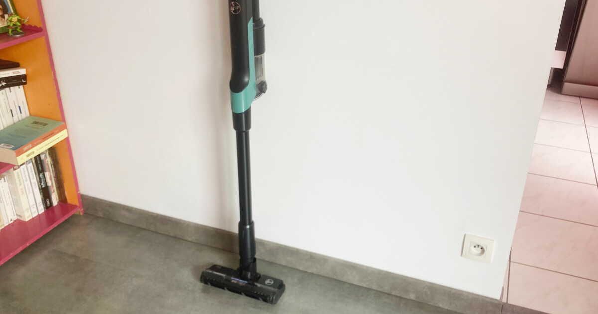 Hoover HF2 : un aspirateur balai léger et efficace à prix doux