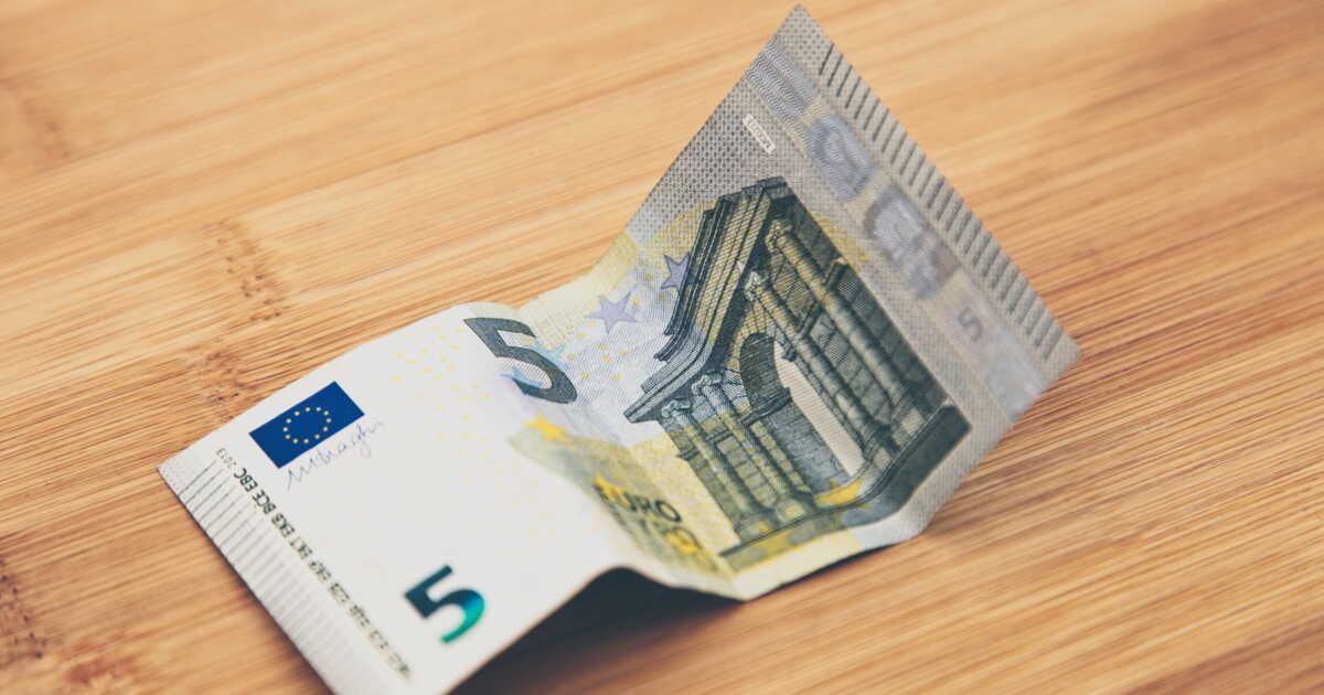Mystère des billets de 5 euros : d'où viennent-ils vraiment ?