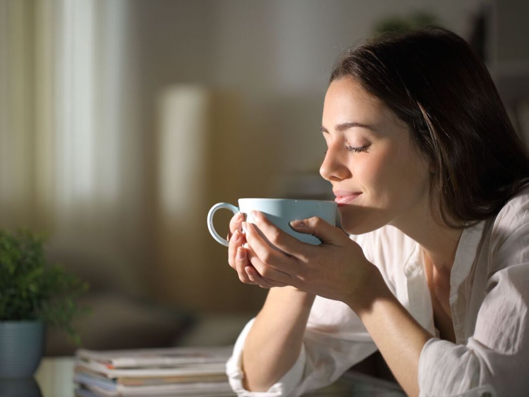 Boire du thé tous les jours : un choix santé analysé par les experts