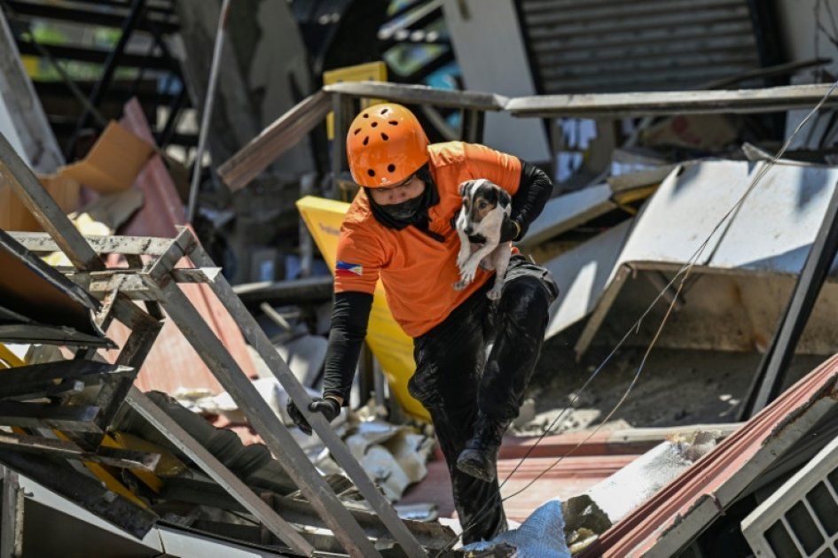Philippines : un séisme dévastateur fait 41 morts et des blessés soignés en plein air