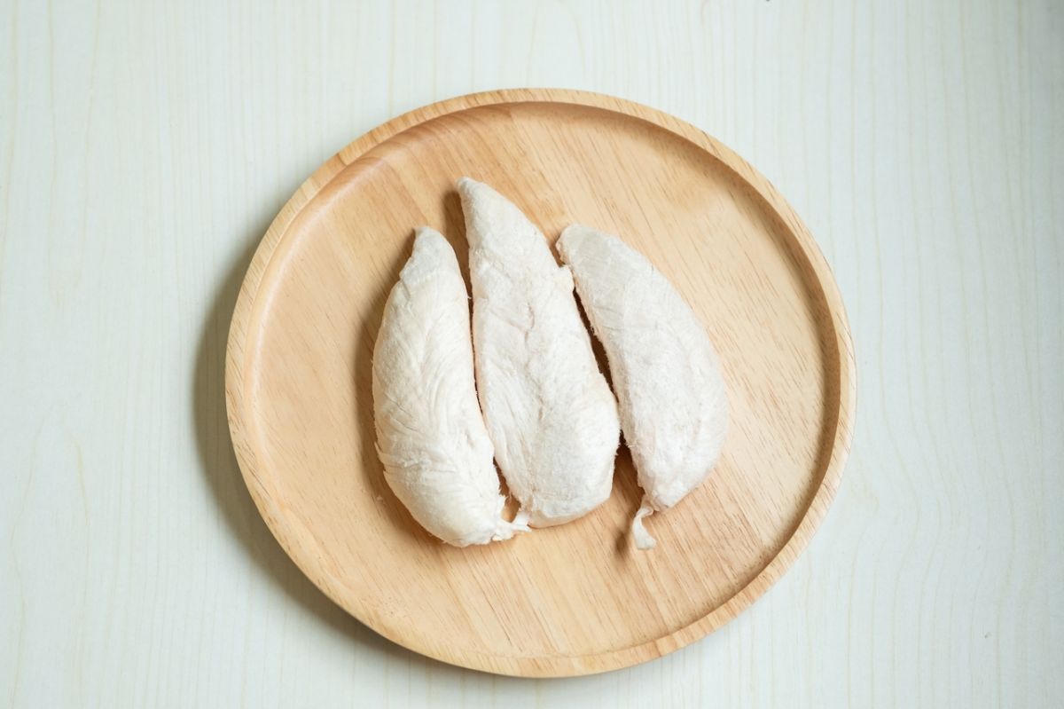 Les erreurs à éviter lors de la congélation du poulet, selon des experts
