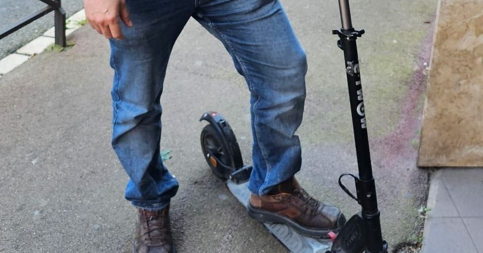 Un drame nocturne à Saint-Florentin : un jeune homme de 17 ans blessé dans un accident de trottinette