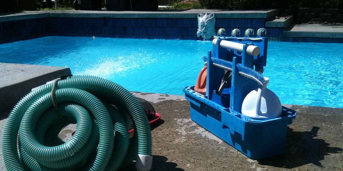 Entretenir votre piscine au quotidien : les gestes essentiels