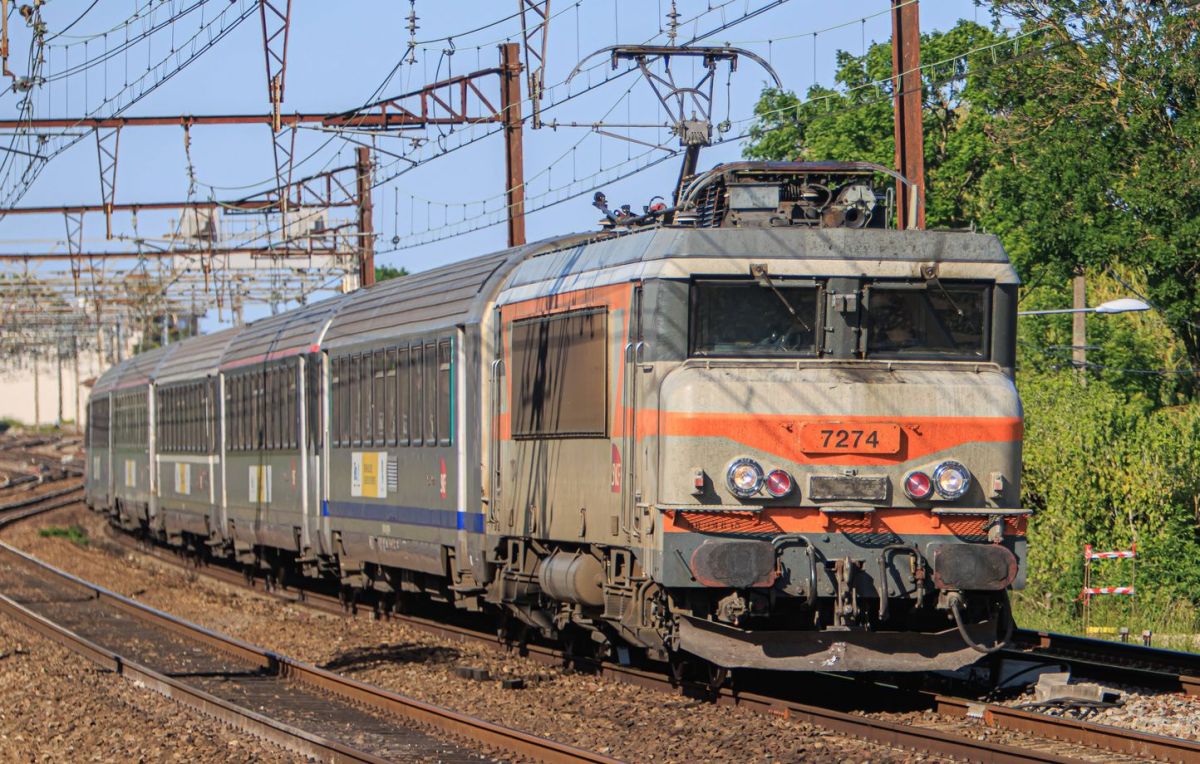 Un long voyage pour les passagers du train Paris-Clermont : près de huit heures de retard