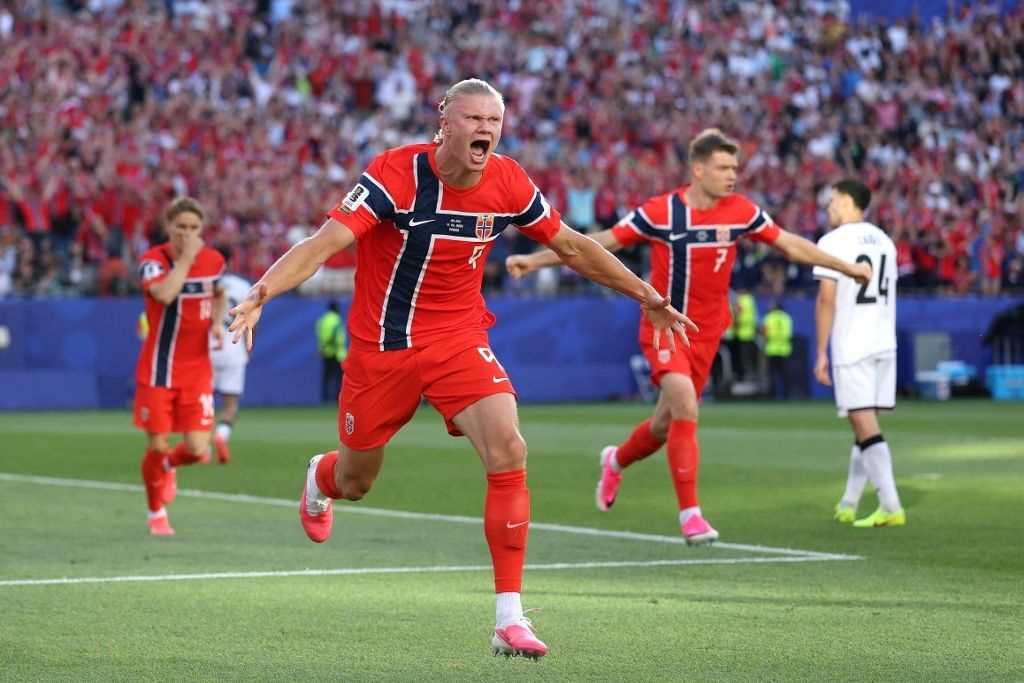 La Norvège s'impose brillamment au Mondial et prend la tête du groupe
