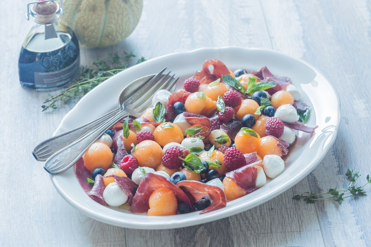 Salade fruitée au Melon, Mozzarella et Bresaola