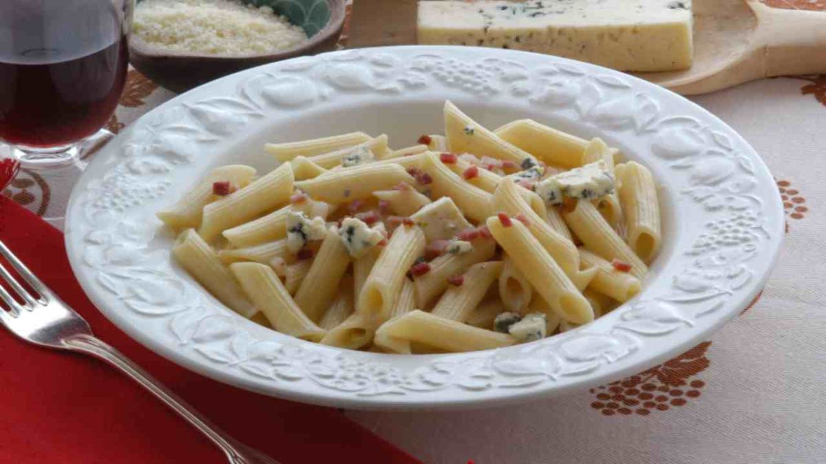 Des penne légères au speck, noix et gorgonzola pour un plaisir sans culpabilité