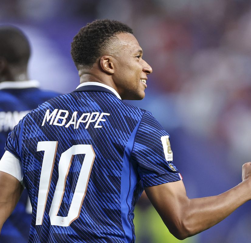 Kylian Mbappé illumine le match France-Irak avec un doublé mémorable