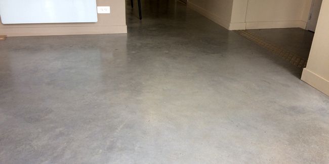 les atouts du béton ciré : usages et avantages