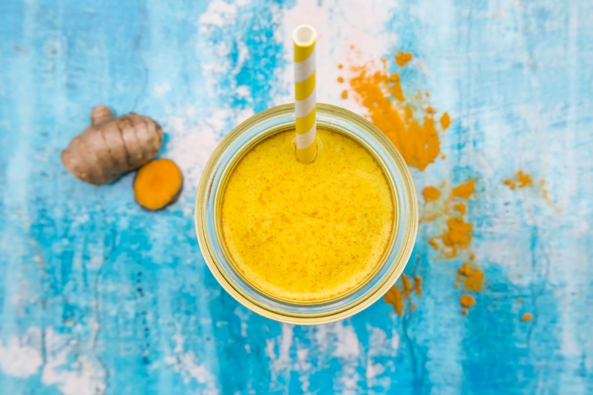 Détox : la recette du lait d'or, la boisson de l'hiver