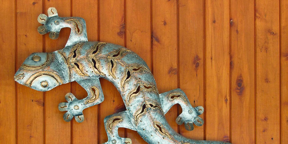 Comment coller du métal sur du bois ? Quelle colle choisir ?